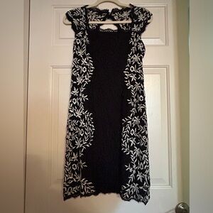 Adrianna Papell Black and White Lace Dress in size 6